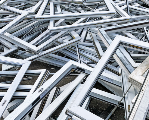 Von der Altfenster-Sammelstelle gelangen die Kunststofffenster in den geregelten Recyclingkreislauf.