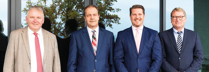 Im Rahmen ihrer Wachstumsstrategie erweitert die Hegla-Gruppe ihre Führungsmannschaft (v. l.): Dr. Heinrich Ostendarp (CTO), Bernhard Hötger (CEO), Jochen H. Hesselbach (Geschäftsführer) und neu dabei, Ingolf Ripberger (COO)