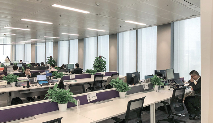 4.100 Nice Era Inn Antriebe steuern das Lichtmanagement des dritthöchsten Wolkenkratzers von Shenzen.