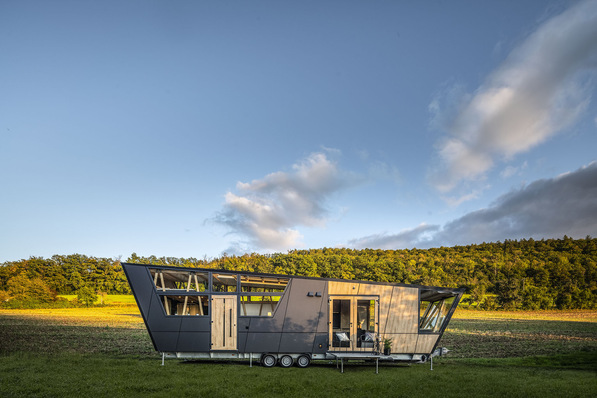 Ein smartes und mobiles Tiny House, das aktuelle Trends aufgreift und  darüber hinaus in die Zukunft des Wohnens weist: das ContiHome.