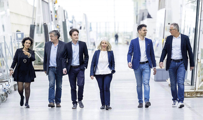 sedak-Team für flaches und gebogenes Glas (v. l.): Beatriz Fernandez, ­Gery Chinzi,  Guillaume Chinzi, Gaia Sperotto, Kevin Berni (Vertriebsleiter), Ralf Scheurer