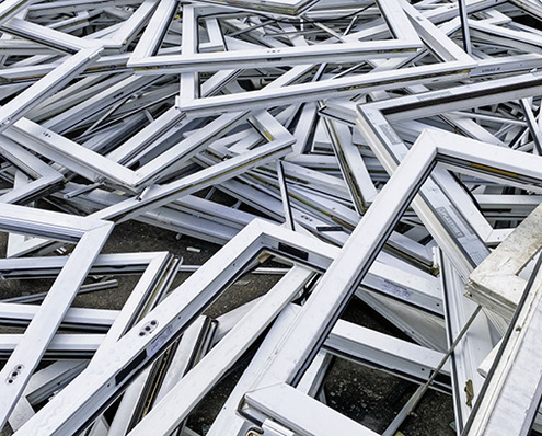 Von der Altfenster-Sammelstelle ­gelangen die Kunststofffenster in den geregelten Recyclingkreislauf.