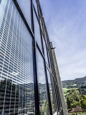 Das Glas Pilkington Sunplus BIPV lässt sich leicht in das Gebäude-Design integrieren.