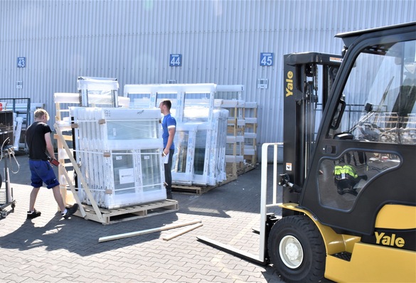 Paletten werden in der Produktion überall gebraucht, viele Waren werden auf Paletten geliefert. Jetzt droht ein Nachschubproblem für Paletten, da die Nägel dafür fehlen.