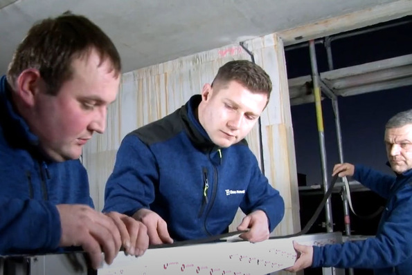 Auch größere Objekte bewältigt Robert Nowak mit seinen Monteuren problemlos, wie Bauleiter von Hilzinger bestätigten.