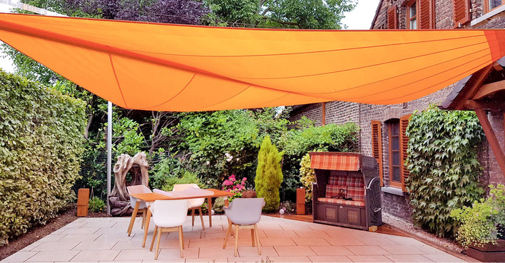 Schwierige Grundflächen oder nicht durchgängige Befestigungsmöglichkeiten sind der ideale Einsatzort für Segel.