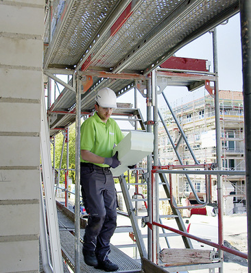 Einfaches Handling: Profile, die leicht und daher gut zu transportieren sind – auch in obere Etagen.