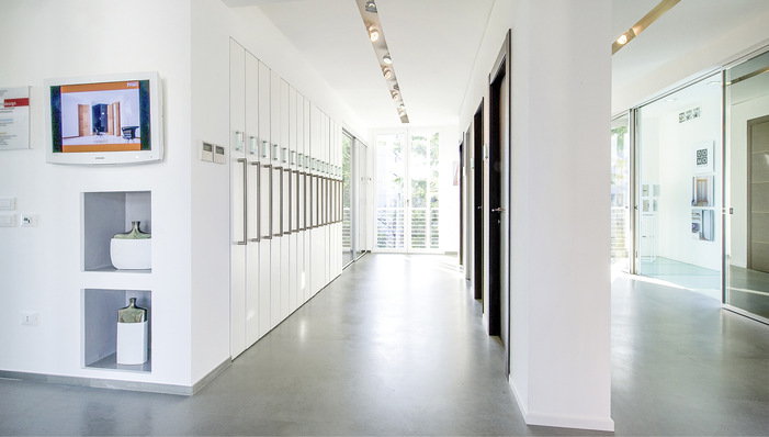 Die Verwendung der dynamischen Bildschirmkommunikation ist nur dann sinnvoll, wenn eine regelmäßige ­Wartung und Aktualisierung der Inhalte gewährleistet ist.