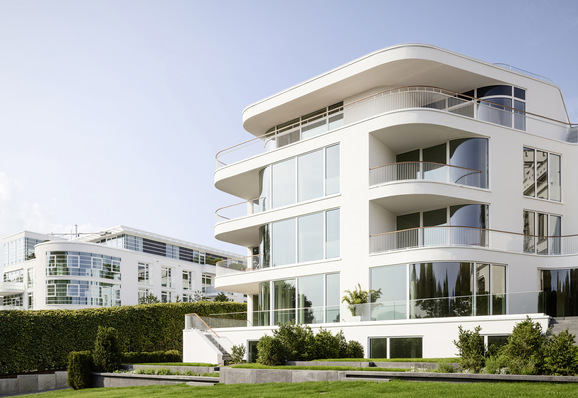 Die neuen Stadtvillen in Harvestehude wurden unter anderem mit gebogenen Gläsern von Finiglas ausgestattet.