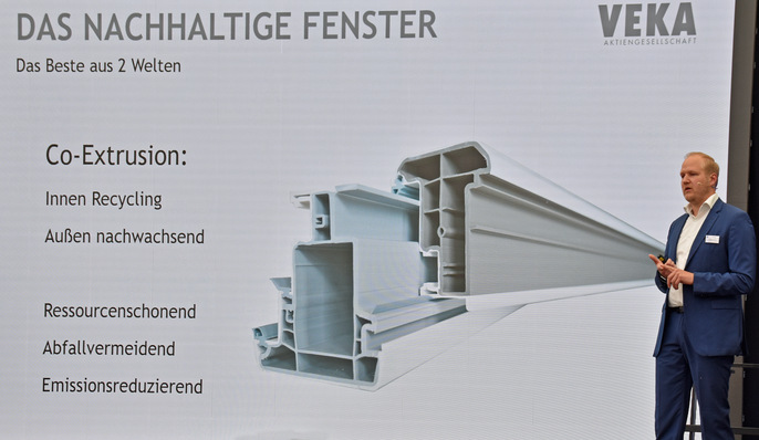David Beckers (CSR-Management Veka) zeigte auf, was der Systemgeber unter einer enkelgerechten Blickweise versteht.