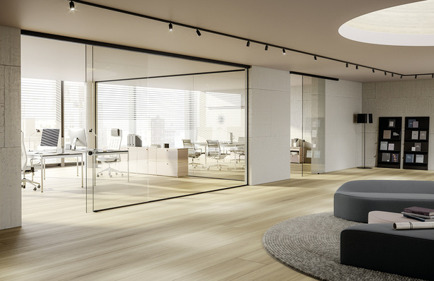 Viel Licht im Raum, der neue Portavant G 120 Schiebebeschlag macht das möglich. Der Beschlag ist in Schwarzeloxal gehalten.