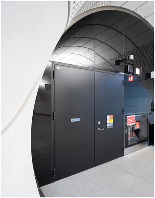 Speziell für das Crossrail-Projek entwickelte Teckentrup t eine Doppeltürlösung, um den Lärm zu mindern. Zur DW67-Tür mit einem Schallschutz von 57 dB (R w ) kam als zweites Element eine T60-Tür mit 42 dB Schallschutz, Druckwiderstand von 5 kPa und SR3-Sicherheit.