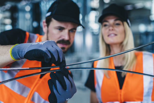 Der neue Ultimate Pro ergänzt das bestehende Portfolio der Abstandhalter von Swisspacer. Das optimierte Material sorgt für eine besondere Elastizität der Abstandhalter.