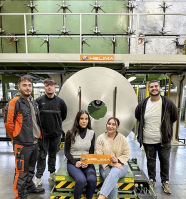 Die neuen Azubis bei Abstandhalter-Hersteller Helima in Wuppertal