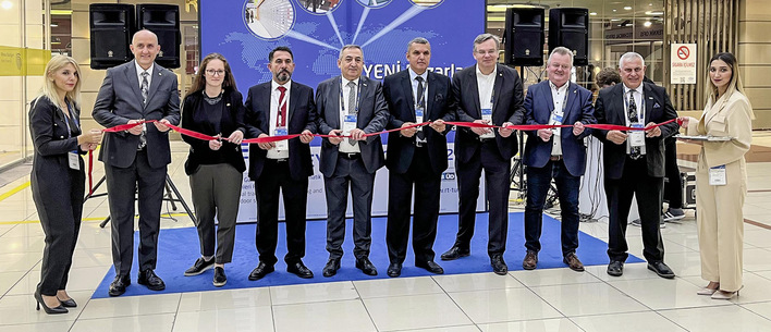 Feierliche Eröffnung der R+T Turkey im Eingangsbereich zwischen Hall 9 und 10.