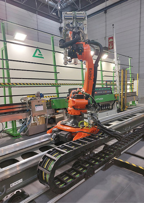 Die Roboter-Linie, die auf der glasstec zu sehen war, wurden in Zusammenarbeit von Lattuada und dem deutschen Roboterspezialisten Knittel entwickelt.
