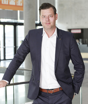 Sebastian Schmid ist als Mitglied der Geschäftsleitung (LMS) auch für die Weltleitmesse R+T verantwortlich.