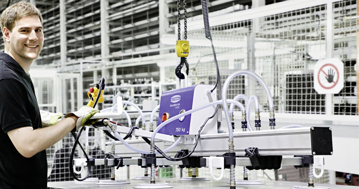 Ob Glas, Fenster oder Bauelemente, die VacuMaster Vakuum-Hebegeräte ­bewegen schwere und großflächige Werkstücke leicht und ­ergonomisch.