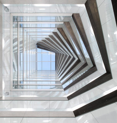 Die Brandschutzgläser der Pyrobel-Reihe lassen sich jetzt auch mit dem Fineo-Vakuumglas kombinieren und zudem sind sie in der Produktvariante Pyrobel-T auch in großen Formaten bis 2000 x 4500 mm verfügbar.