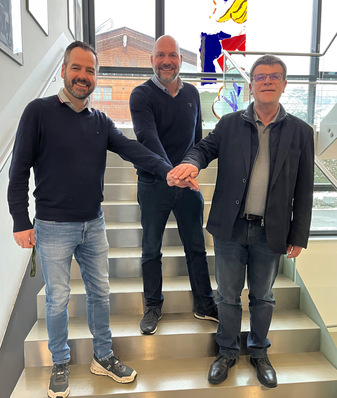 CRL und AustrianSkills besiegeln ihre neue Kooperation (v.l.) : Johannes Fiechtl, Berufsschule Glastechnik in Kramsach, Dominik Hinzen, Geschäftsführer CRL und Glasermeister Walter Stackler, Bundesinnungsmeister (A).