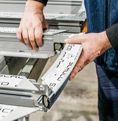 Fertigung der Aluminium-Sonderfenster bei Ventana