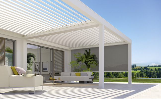 Das Lamellendach ist freistehend, fassadengebunden oder im Sonder-Engineering auch als gekoppelte 
Anlage bis zu einer Gesamtfläche von 108 m2 erhältlich.