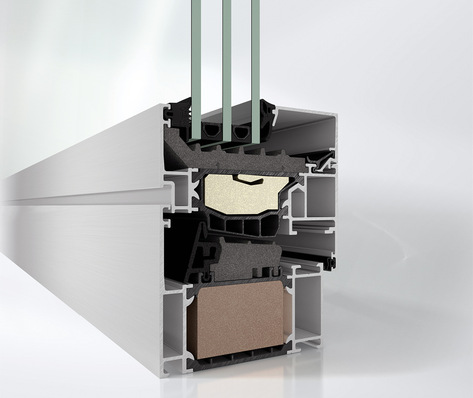 Schüco AWS 90.SI+ optimized mit 90 mm Bautiefe ab 117 mm äußerer ­Ansichtsbreite: Passivhaus zertifizierte Wärmedämmung mit Uf = 0,80 W/(m 2K ).