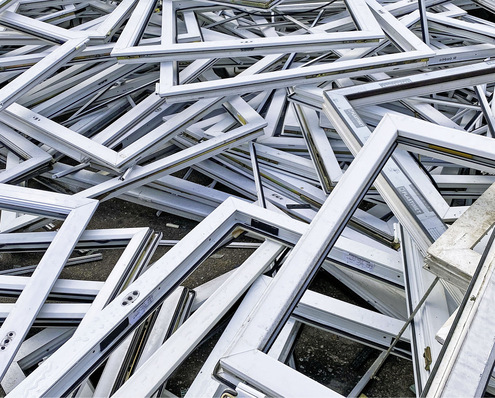 Die eingesammelten Kunststofffenster gelangen wieder in den geregelten ­Recyclingkreislauf.