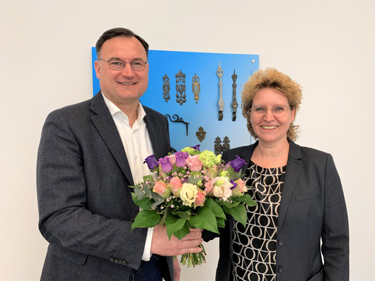 FVSB-Präsident Karl-Kristian Woelm heißt Koppers im Fachverband herzlich willkommen.