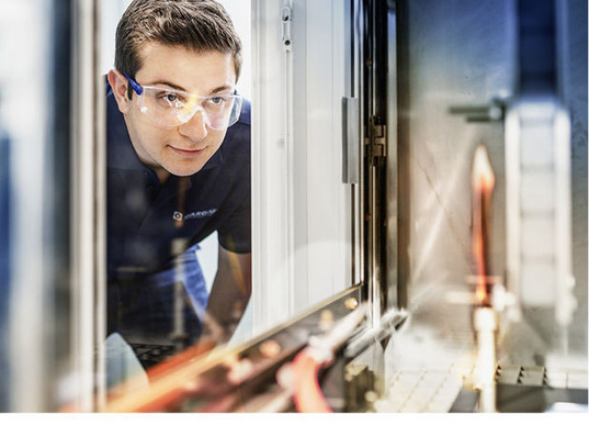 Fabio Gargiulo hat einen Hochtemperaturschaum entwickelt und  zur Marktreife gebracht.