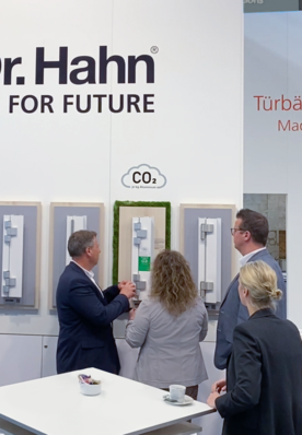 Hahn-Entwicklungen zur Reduzierung des CO2-Fußabdrucks bei Türbändern trafen auf großes Interesse