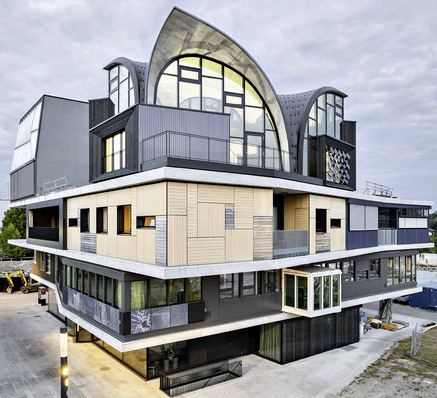 Die HiLo Unit sitzt wie ­eine Krone auf der ­obersten Plattform des NEST ­Forschungsgebäudes auf dem Empa-Campus in Dübendorf (CH).