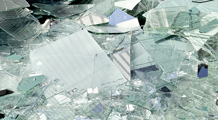 Durch die Zugabe von Altglasscherben lässt sich der Energiebedarf bei der Basisglas-Herstellung senken 