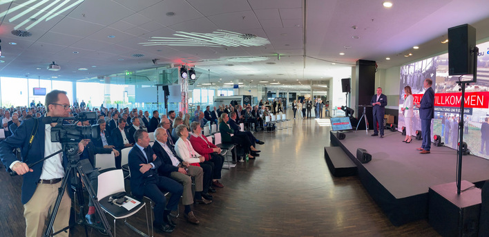 Großes Stelldichein in Hoffenheim: Der komplette Business-Bereich der PreZero Arena (Bundesligastadions der TSG Hoffenheim) wurde zum Feiern genutzt.