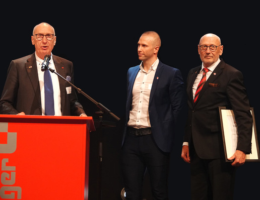 Neuer Präsident der französischer Hilzinger-Gruppe ist Roman Hilzinger (Mitte).