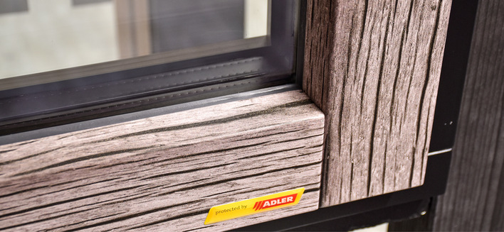 Alles ist möglich: Statt Exotenhölzer zu verarbeiten, kann im Sinne der Nachhaltigkeit heimisches Holz in der Optik von Exotenhölzern bedruckt werden.