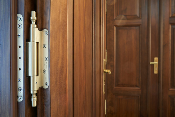 Exklusiv entwickeltes, dreidimensional justierbares Objecta Band für den Denkmalschutz mit geringem Rollendurchmesser.