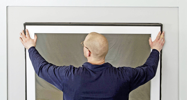 Die Gütegemeinschaft Gebäudeabdichtungssysteme e. V. bietet zukünftig ein Ausbildungs-Konzept mit RAL-Qualifizierung als „Fachmonteur/in Fugenabdichtung – ­Fenster und Haustüren“ an. Hanno gibt als Mitglied der Gütegemeinschaft sein Know-how in Theorie und Praxis an Verarbeiter weiter.