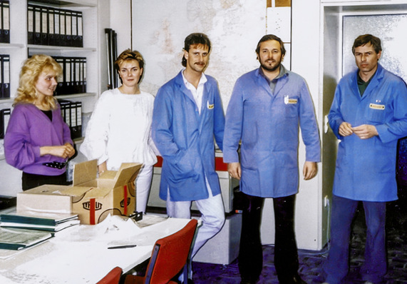 Aufgrund der großen Nachfrage nach ISO-Linien wurde das ­Service-Team gegründet. Hier ein Bild aus den ersten Tagen.