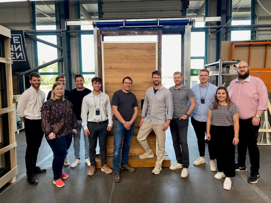 Am 28. September traf sich die Zukunftswerkstatt Holzfenster bei Kowa Holzbearbeitung in Goldenstedt zu ihrer zweiten Sitzung in diesem Jahr.