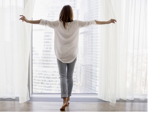 Für ein angenehmes Raumklima zu jeder Jahreszeit: 
Die Lüfter von German Windows ermöglichen über innovative ­Zuluft-­Elemente eine permanente Frischluftzufuhr – ­sogar bei geschlossenem Fenster.