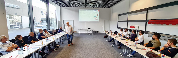 7 Bausteine von der Vorplanung, Entwurfsplanung, Ausführungsplanung, Angebot, Vergabe, Montage und Inbetriebnahme umfasst der Workshopteil vom SV Olaf Vögele.