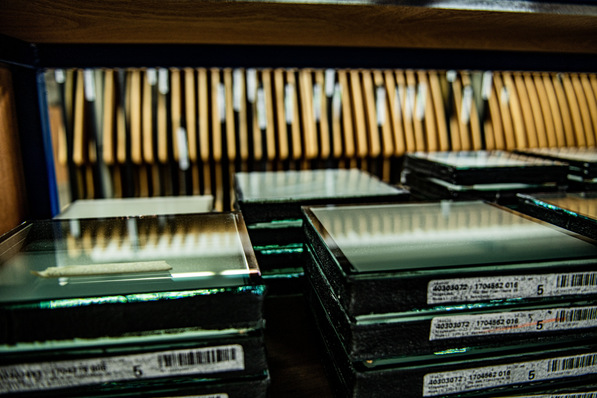 Temporär wurden früher bei dpi Isoliergläser bei spezialisierten Fertigungsbetrieben zugekauft. Mit der eigenen Isolierglasproduktion hat sich das geändert.