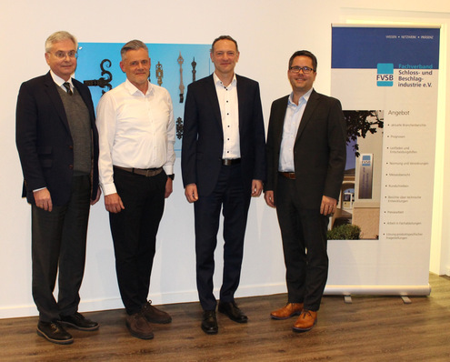 Wechsel im Vorstand des FVSB: Richard Rackl (l.) übergibt seinen Vorstandposten im FVSB an Dr. Frank Völker (2.v.r.), Michael Hensel an seinen Nachfolger Torsten Stolte