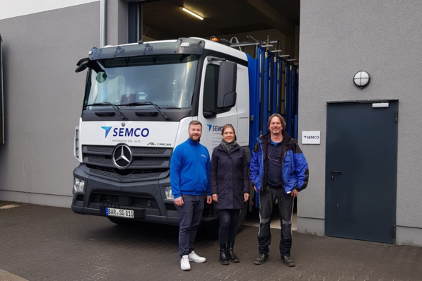 Das Berliner Semco Team: Patrick Janke (links), Spezialist für Isolierglas, Grit Rosendahl (Mitte), Expertin für Sicherheitsglas und Bernd Keding, Ansprechpartner für Glaslager.