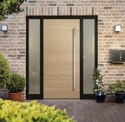  Für hochwertige Eichen-Haustüren, wie sie von Rekord Fenster und Türen in Norddeutschland hergestellt werden, ermöglicht CCT den perfekten Mix aus natürlicher Optik und dauerhaftem Schutz.