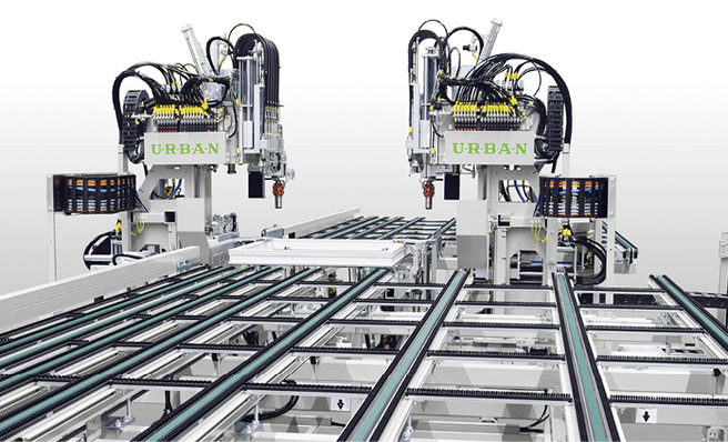  Ein Highlight am Stand von Urban auf der Fensterbau Frontale in Nürnberg ist die neue Schweißraupen-Verputzmaschine SV 830.