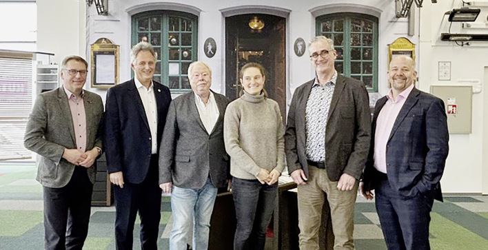  v. l. n. r. Wilhelm Grafen (stv. Hauptgeschäftsführer HWK Aachen), Ingo Plück (Hauptgeschäftsführer BVRS), Peter Blum (stv. Fraktionsvorsitzender im Rat der Stadt Aachen), Julia Brinner, (Fraktionsvorsitzende und umweltpolitische Sprecherin im Rat der Stadt Aachen), Georg Nüssgens (Geschäftsführer Roll­laden Kutsch, Simon Schmid (Kommunikation BVRS)