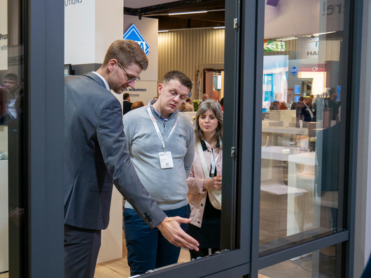  Die Gäste zeigten großes Interesse an den innovativen Produktlösungen, den vielfältigen Serviceangeboten sowie an dem übergreifenden Thema Nachhaltigkeit.