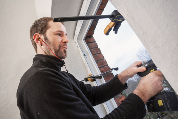  Erstmals werden die europäischen Regierungen konkrete Mindestanforderungen an die Energieeffizienz von Gebäuden aufstellen müssen - zumindest für Nichtwohngebäude. Nun bleibt es den Mitgliedstaaten überlassen, wie sie Modernisierungen auslösen und so den Energiebedarf senken.